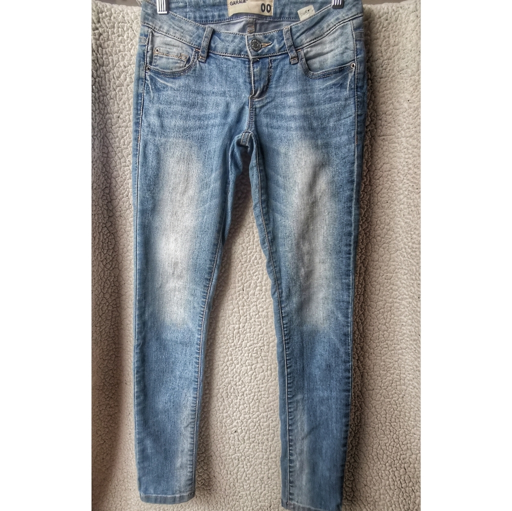Light Wash Mid-Rise Skinny Jeans